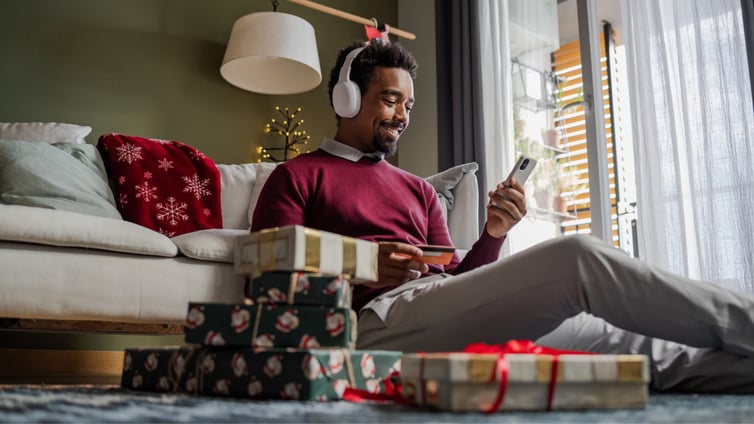 Help Protect Your Identity Online and Offline This Holiday Season (1)