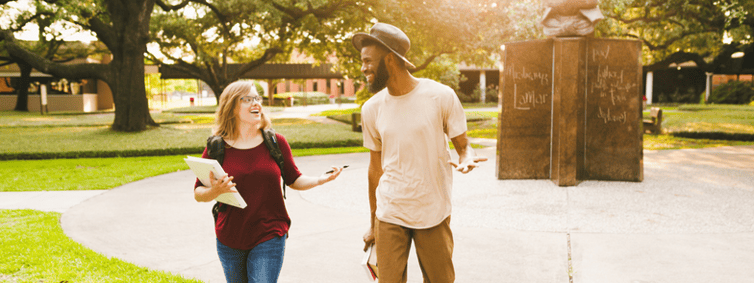 Students talkning